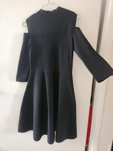 Elegantes schwarzes kleid mit - elegantes,